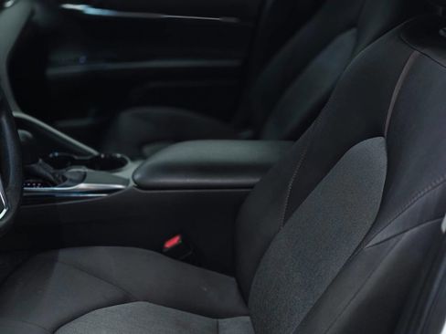 Used 2018 Toyota Camry LE w/ Convenience Package image 13