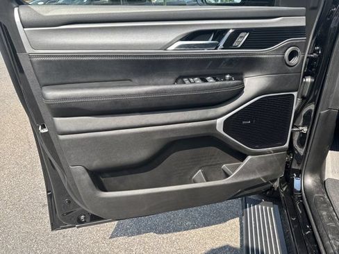 New 2026 Jeep Grand Wagoneer Limited AWD/4WD image 10