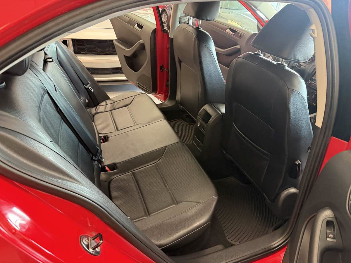 Used 2014 Volkswagen Jetta SE FWD image 19