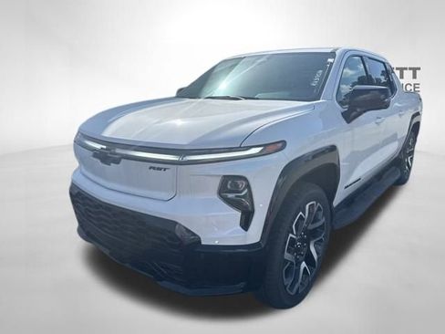 New 2024 Chevrolet Silverado EV RST image 9