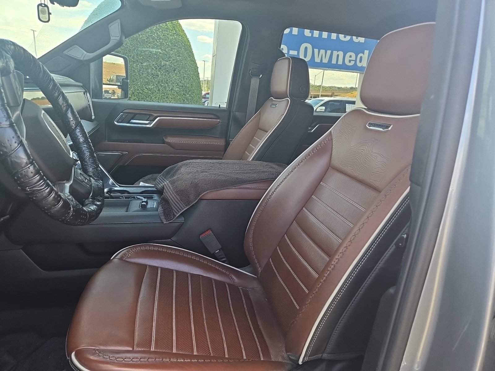 Used 2024 GMC Sierra 3500 Denali Ultimate AWD/4WD image 10