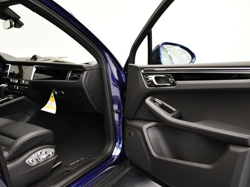 Certified 2026 Porsche Macan AWD/4WD image 50
