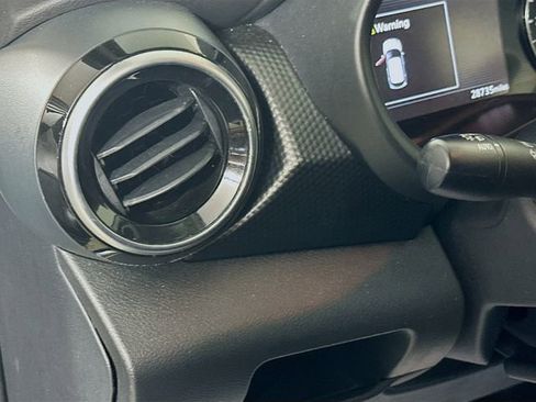 Used 2021 Nissan Kicks SV image 11