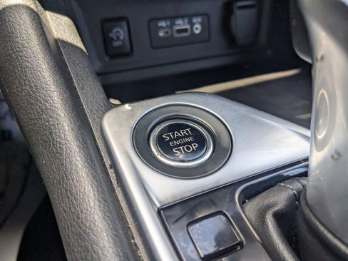 Used 2024 Nissan Sentra SV FWD image 19