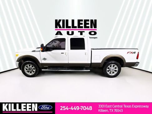 Used 2016 Ford F250 Lariat w/ Lariat Interior Package image 4