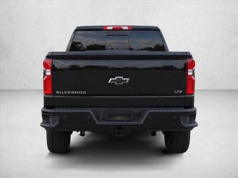 Used 2018 Chevrolet Silverado 1500 LTZ Z71 w/ Midnight Edition AWD/4WD image 6