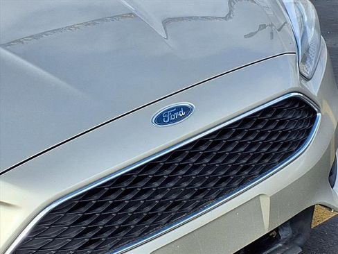 Used 2017 Ford Focus SE w/ Cold Weather Package image 28