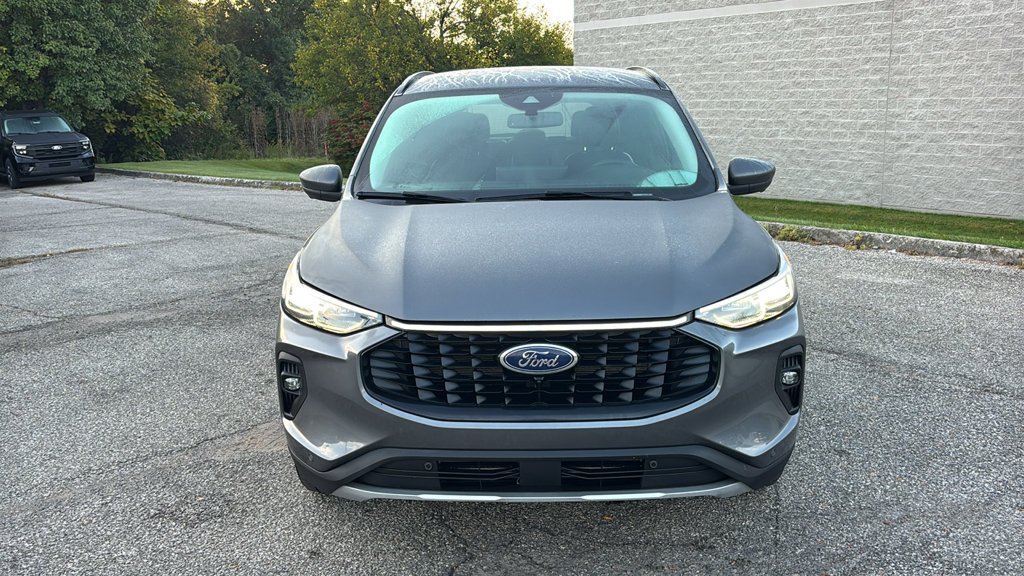 Used 2024 Ford Escape Platinum AWD/4WD image 5