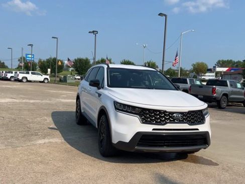 Used 2021 Kia Sorento S AWD/4WD image 3