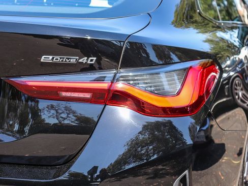 Used 2023 BMW i4 eDrive40 RWD image 7