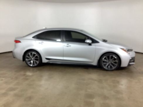 Used 2022 Toyota Corolla SE FWD image 4