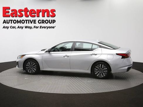 Used 2024 Nissan Altima 2.5 SV FWD image 61