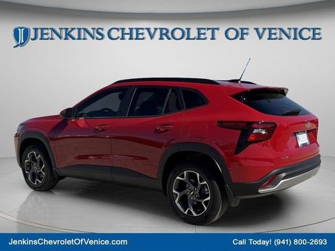 New 2026 Chevrolet Trax LT w/ Driver Confidence Package FWD image 7
