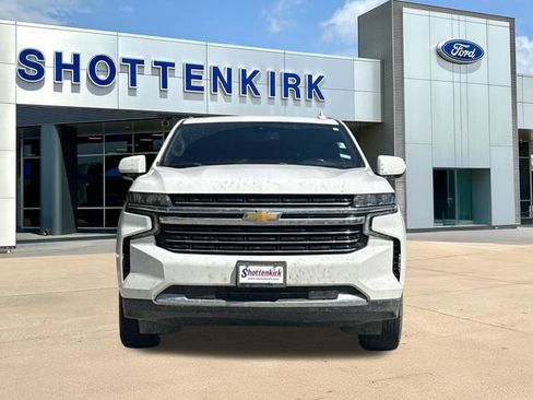 Used 2021 Chevrolet Suburban LT RWD image 2