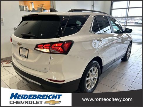 Used 2024 Chevrolet Equinox LT image 2