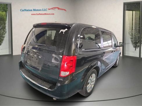 Used 2018 Dodge Grand Caravan SE w/ UConnect Hands-Free Group image 4