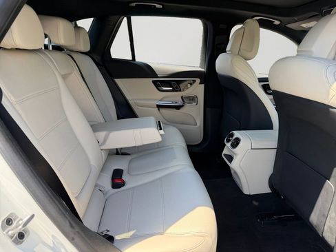 Used 2023 Mercedes-Benz GLC 300 4MATIC image 10