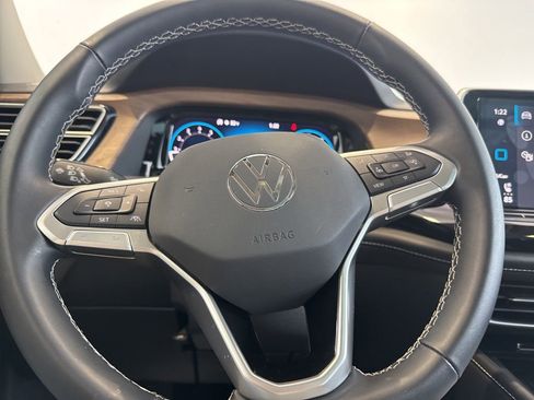 Used 2025 Volkswagen Atlas SE w/ Panoramic Sunroof Package image 22