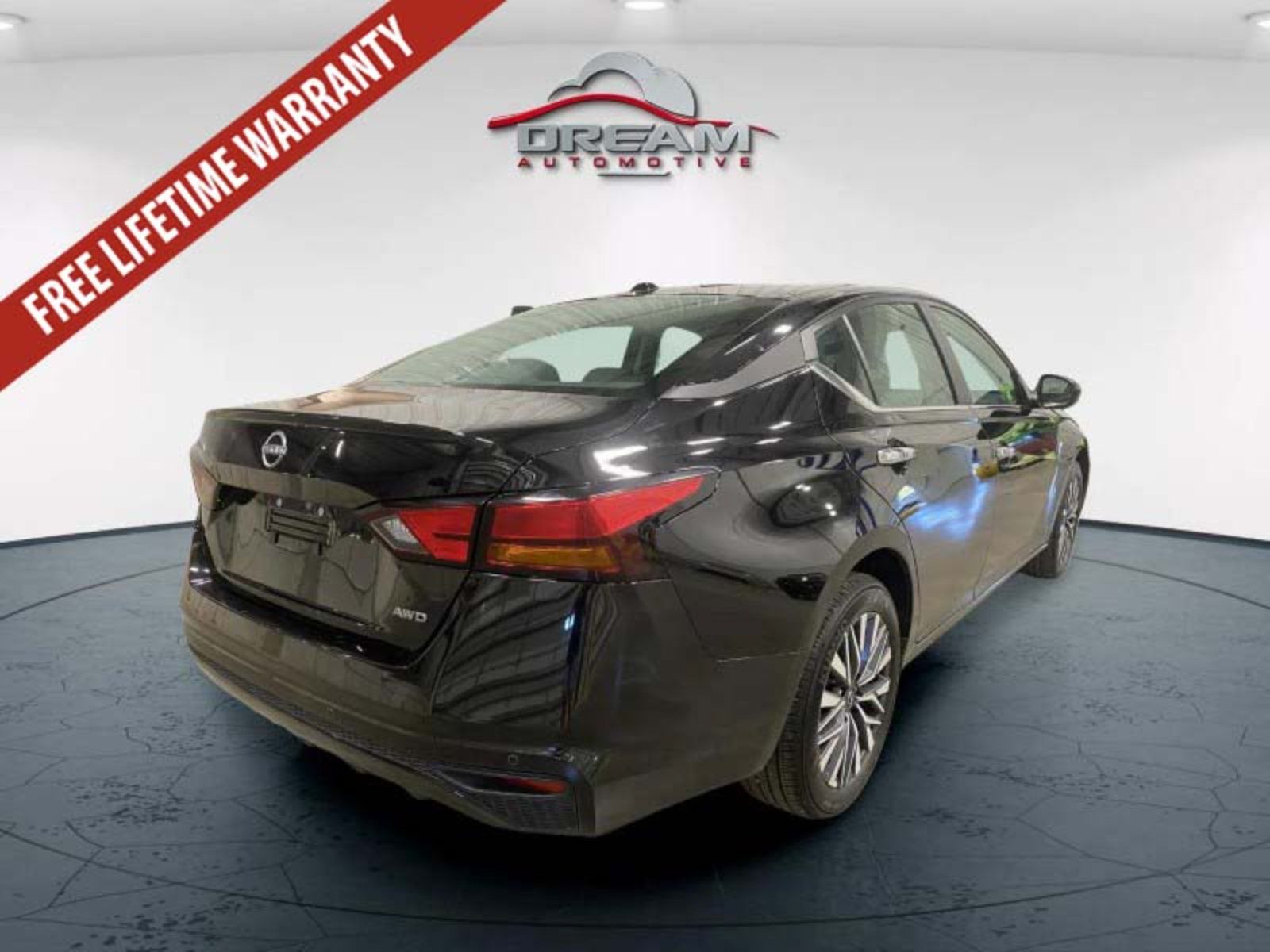Used 2025 Nissan Altima 2.5 SV AWD/4WD image 19