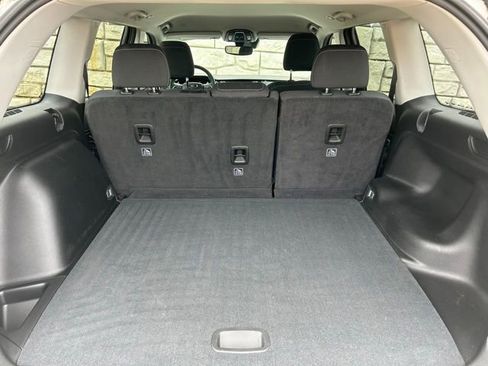 Used 2023 Jeep Grand Cherokee Laredo image 11