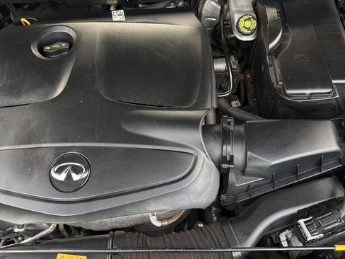 Used 2018 INFINITI QX30 Premium w/ Navigation Package image 31