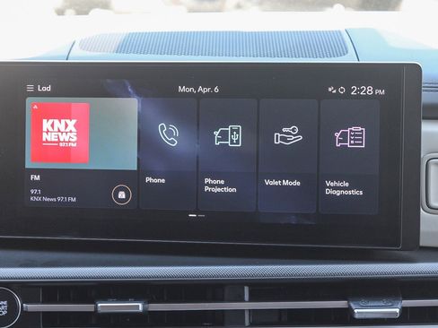 Used 2024 Hyundai Santa Fe SE image 15