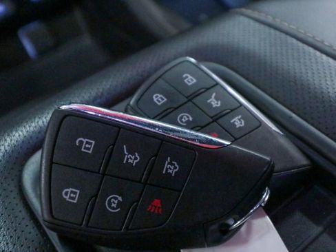 Used 2021 GMC Yukon SLT w/ SLT Premium Package image 21