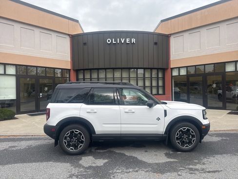 New 2025 Ford Bronco Sport Outer Banks w/ Outer Banks Tech Package+ image 8