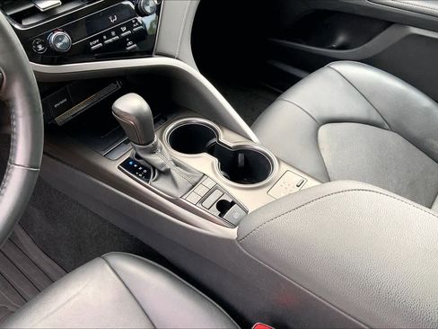 Used 2021 Toyota Camry XSE image 17