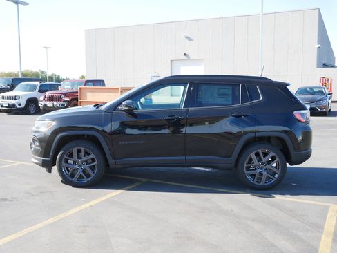 New 2026 Jeep Compass Limited image 3