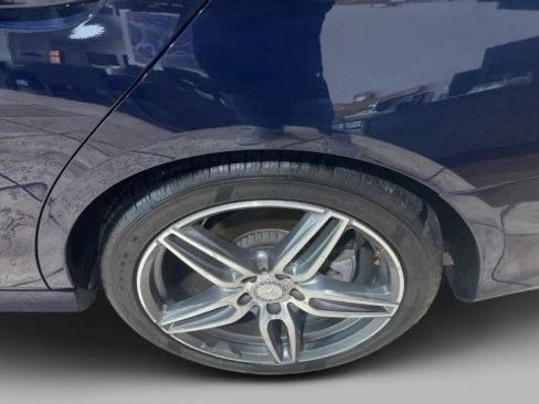Used 2017 Mercedes-Benz E 300 4MATIC image 8