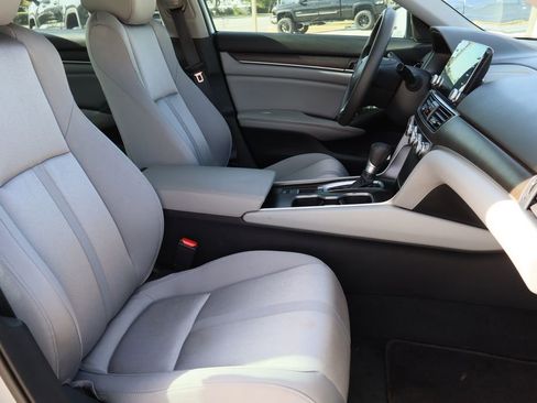 Used 2019 Honda Accord EX image 27