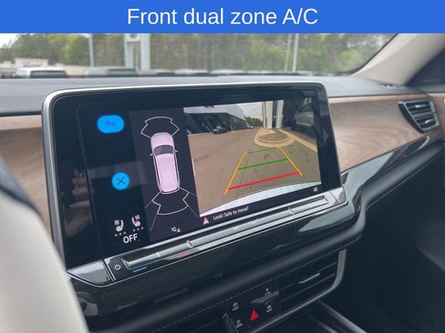 Used 2025 Volkswagen Atlas SE w/ Panoramic Sunroof Package image 7