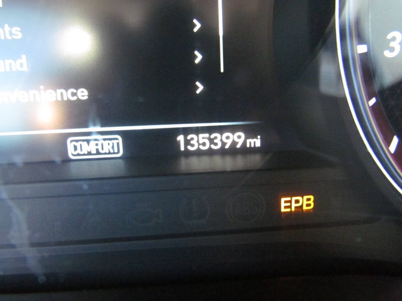 Used 2019 Genesis G70 2.0T Advanced RWD image 22