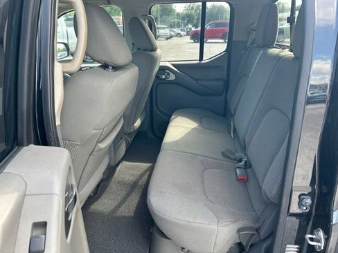 Used 2021 Nissan Frontier SV w/ Midnight Edition Floor Mats RWD image 17