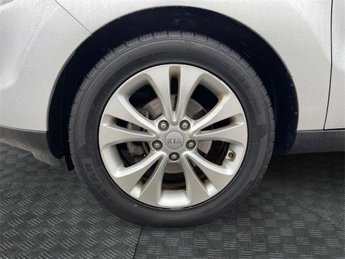 Used 2015 Kia Soul + image 14