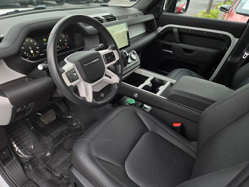 Used 2025 Land Rover Defender 110 S AWD/4WD image 8