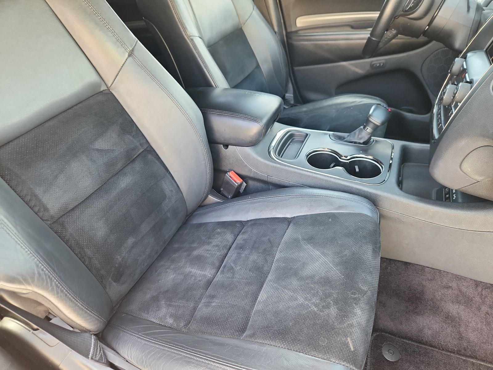 Used 2018 Dodge Durango GT w/ Blacktop Package AWD/4WD image 16