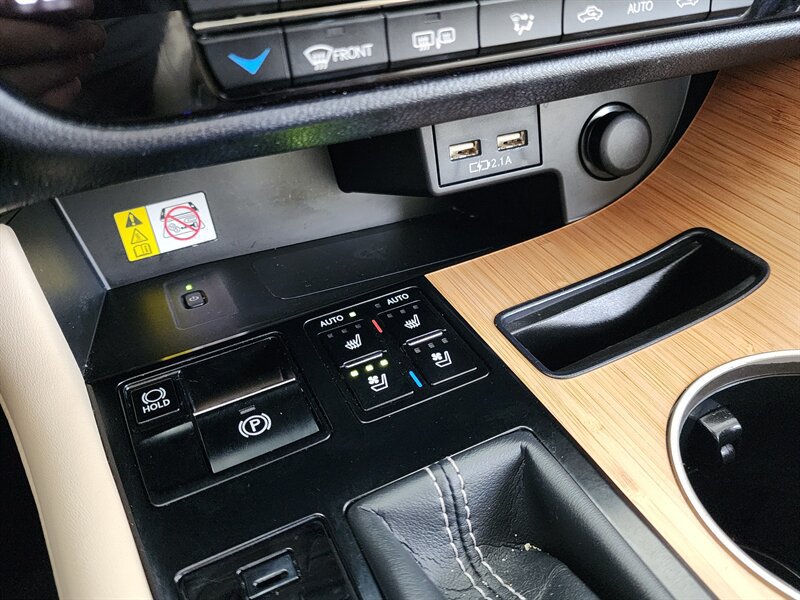 Used 2021 Lexus RX 450hL AWD w/ Premium Package image 56
