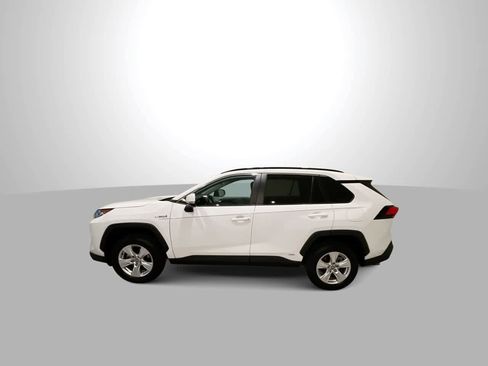 Certified 2021 Toyota RAV4 XLE w/ Convenience Package image 5