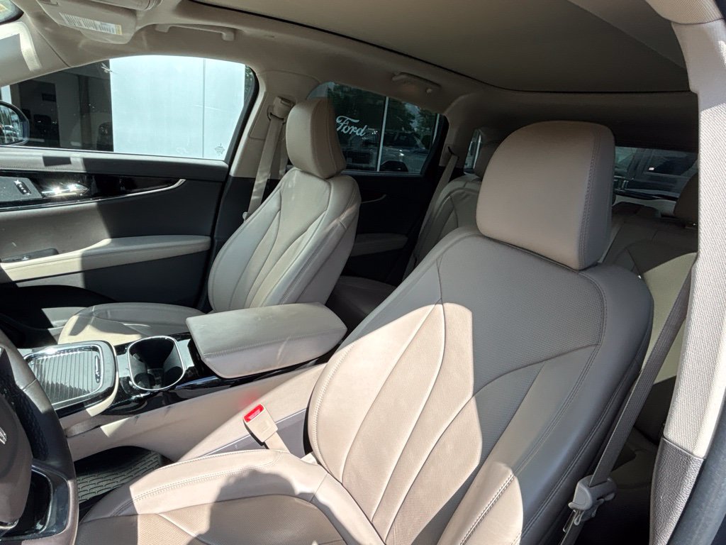 Used 2023 Lincoln Nautilus Reserve w/ Cargo Utility Package AWD/4WD image 12