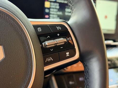 Used 2024 Kia Carnival SX Prestige image 11