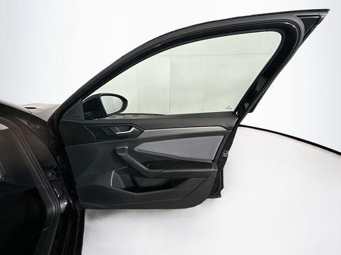 Used 2025 Volkswagen Jetta SE image 33