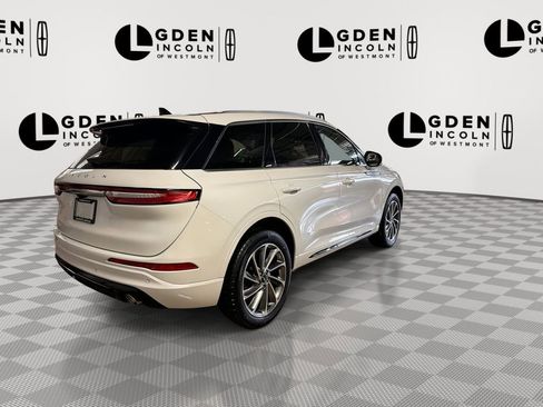 Used 2024 Lincoln Corsair Grand Touring image 8