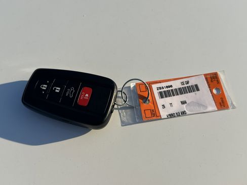 Certified 2025 Toyota RAV4 XLE image 36