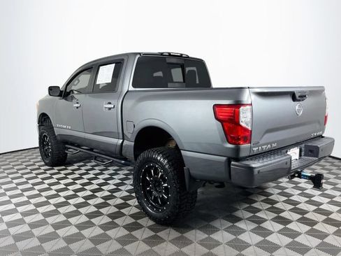 Used 2018 Nissan Titan SV w/ SV Convenience Package AWD/4WD image 6