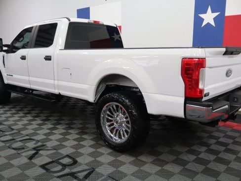 Used 2018 Ford F250 XL w/ Power Equipment Group AWD/4WD image 6