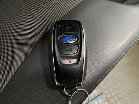 Used 2025 Subaru Crosstrek 2.5i Premium AWD/4WD image 31