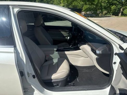 Used 2019 Nissan Altima 2.5 Platinum AWD/4WD image 27
