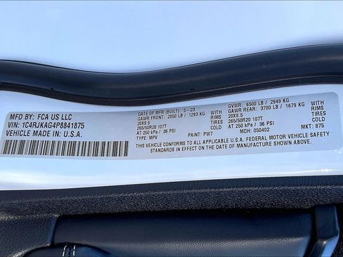 Certified 2023 Jeep Grand Cherokee L Laredo image 29